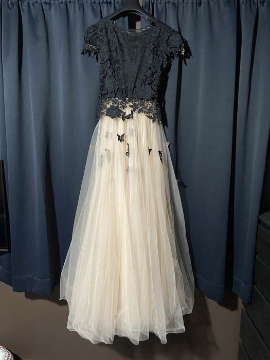 Rochie din dantela si tull