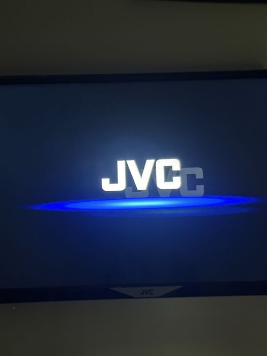 Televizor JVC DIAGONALA 81 CM smart