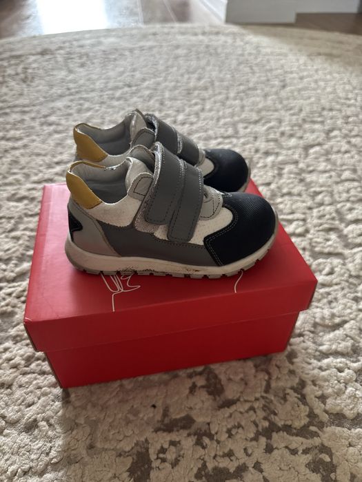 Продам ботиночки