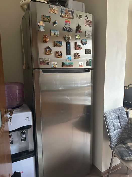 Frigider Ariston hotpoint 457L 190cm