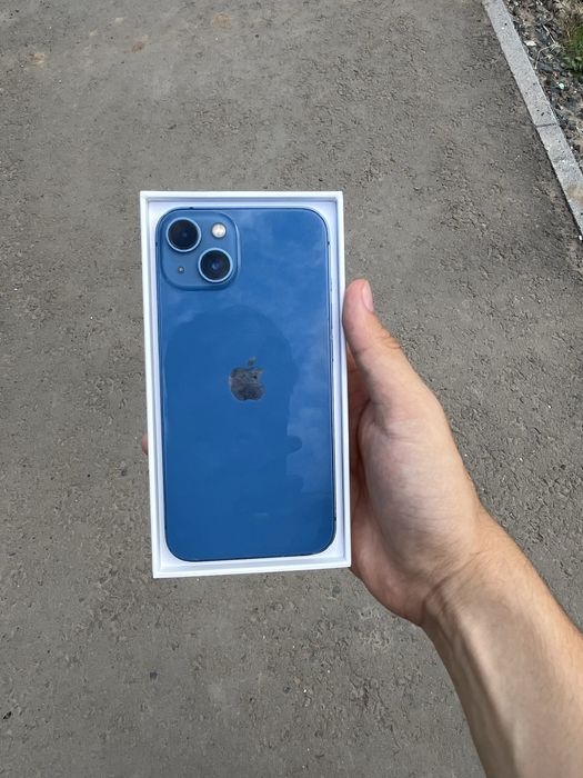 Продам Iphone 13