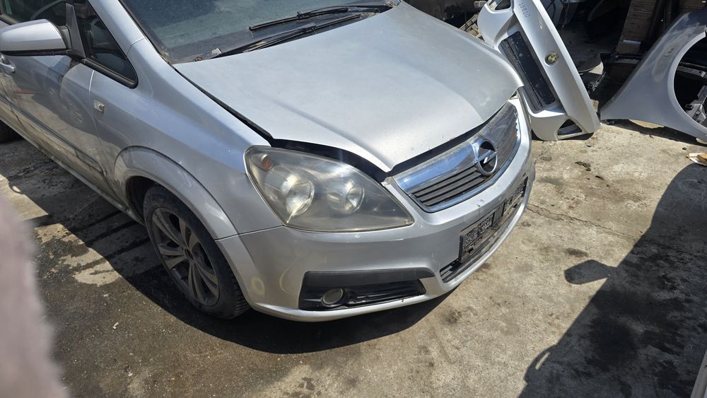 Opel Zafira B 1.9 120 коня на части