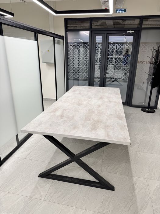 Стол офисный или просто для дома