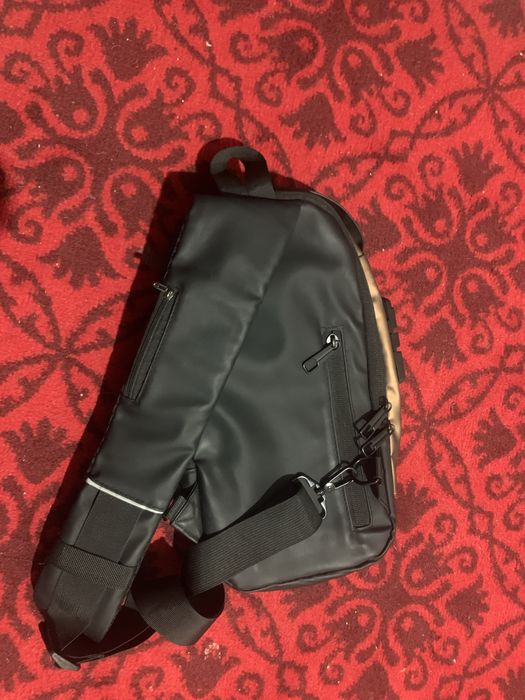 Сумка бананка в хорошем качестве + часы