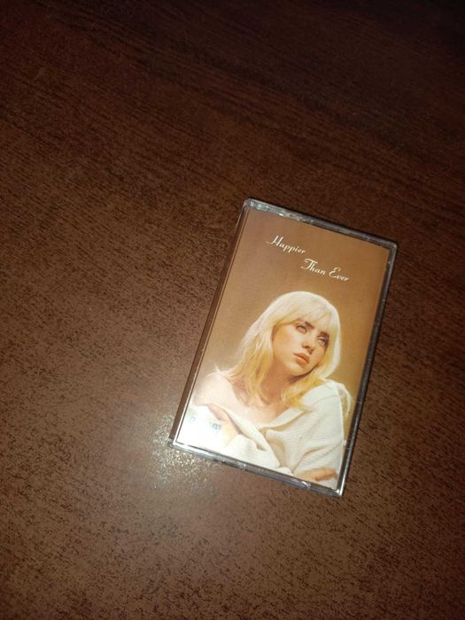 Албум аудио касетка на Billie Eilish Happier Than Ever