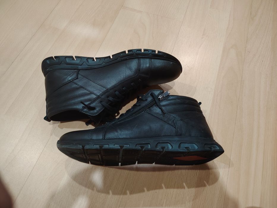 Елегантни кожени обувки номер 43