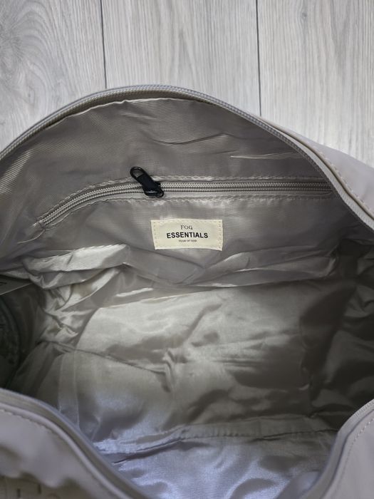 Geanta Essentials