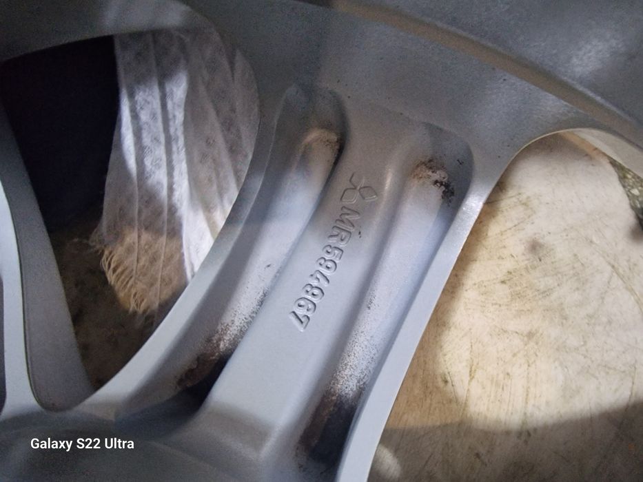 Mitsubishi 16 Volvo S40  4x114.3 67.1 Оригинални Замъка Ямбол