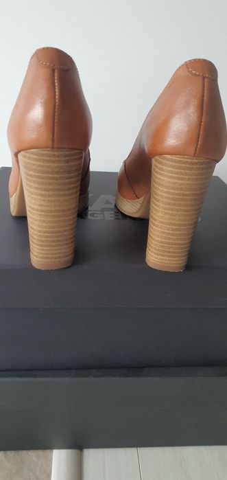 Pantofi maro cu toc