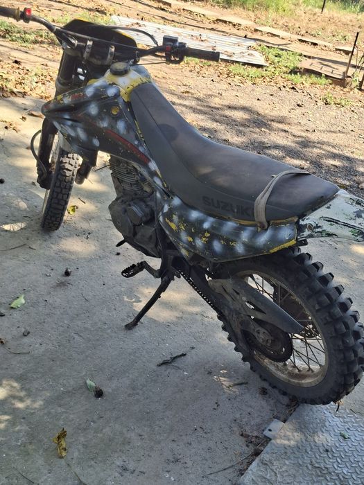 Suzuki,dr 125c..