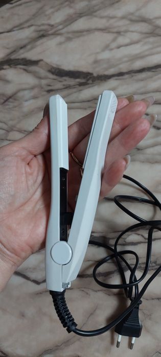 Мини преса за коса