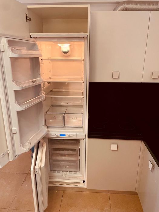 Vand bucatarie aproape noua