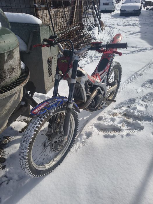 Vând motocicletă BETA de trial, motor în 2 timpi, FĂRĂ ACTE!