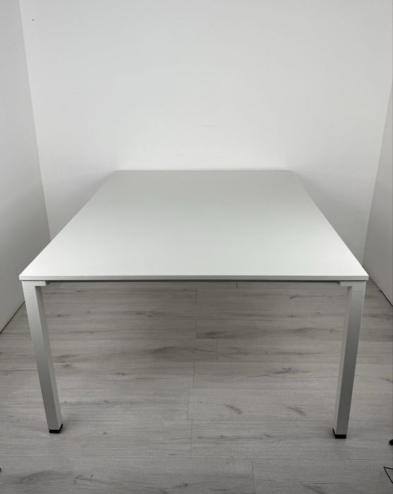 Конферентна / заседателна офис маса Steelcase за 8 човека