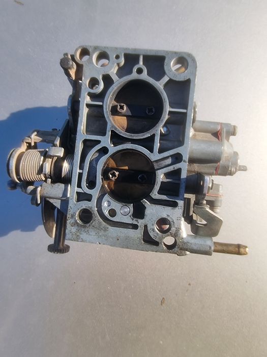 Продам карбюратор 21083