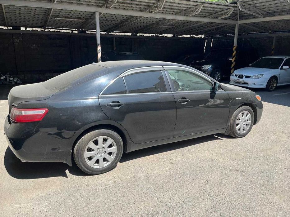 Автомобиль Toyota Camry
