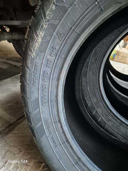 Продам.  резину.