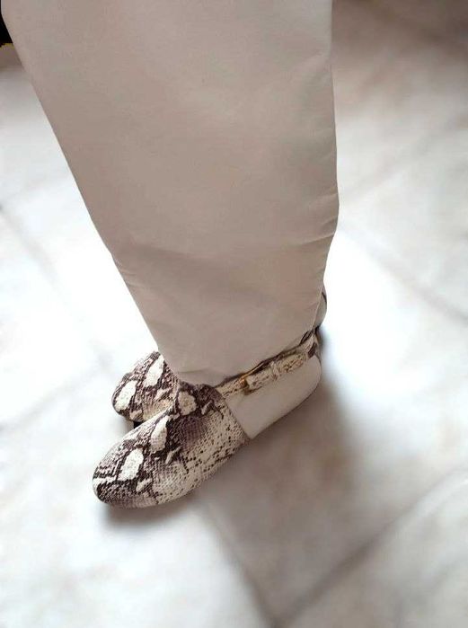 Кожени ботуши Bate 38.5 млечен цвят с вложки от змийска кожа