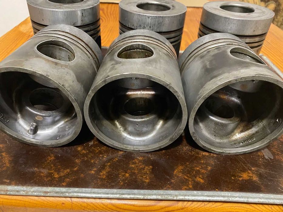 комплект поршней на Mercedes б/у