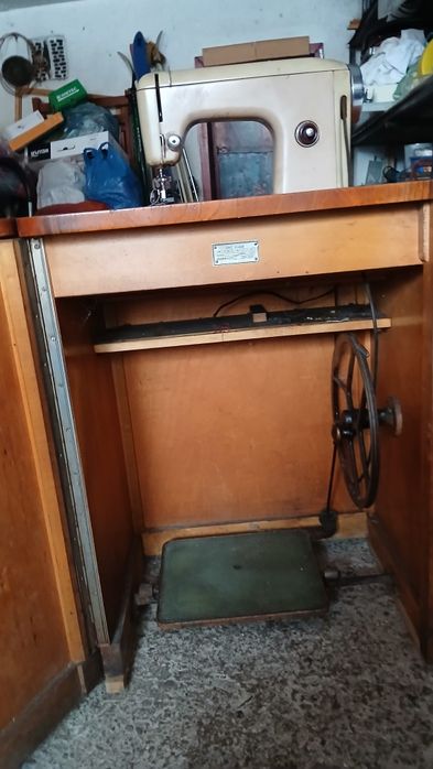 Mașina de cusut Ileana