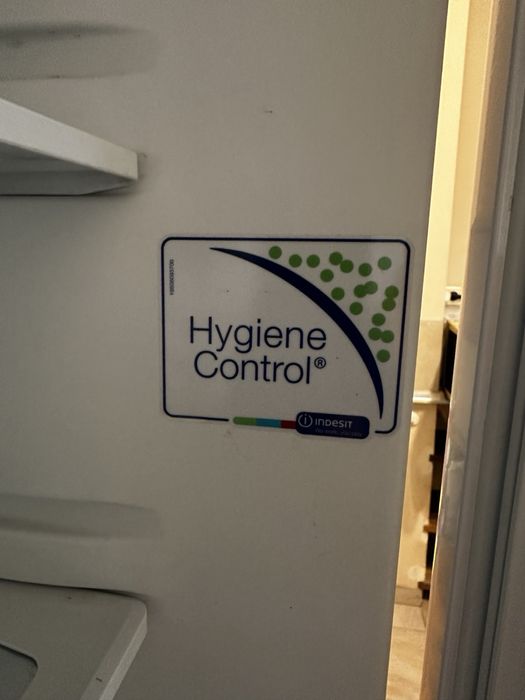 Indesit A+ class халдилник с фризер