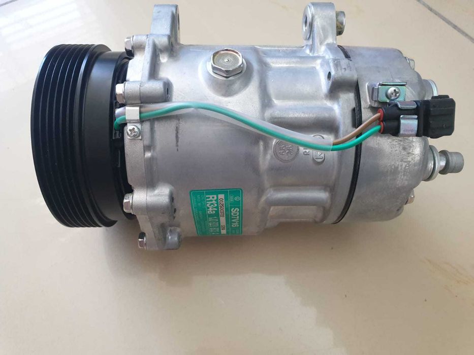 Компрессор кондиционера  Volkswagen Sharan