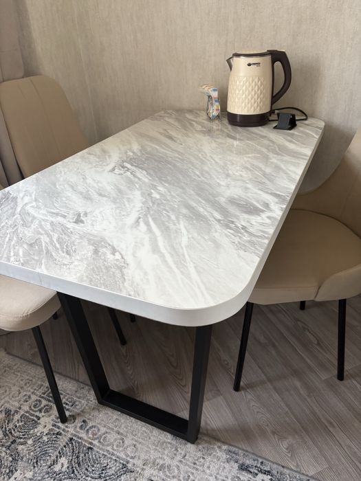 Продам кухоный стол