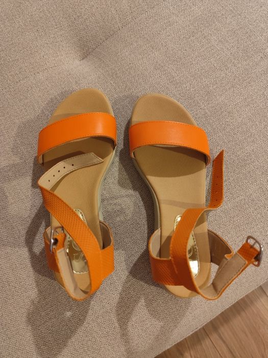 Vand sandale marimea 35