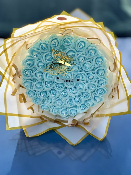 Buchete trandafiri spuma