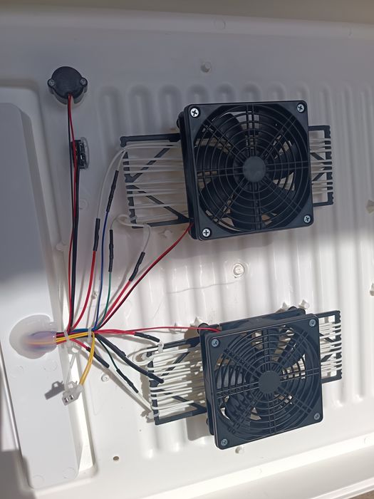 Incubator profesional automat 130 oua