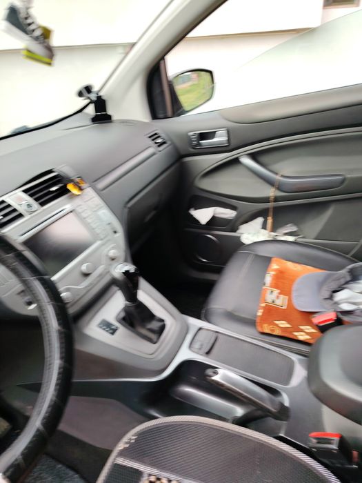 Vând Ford kuga și motocicleta Honda