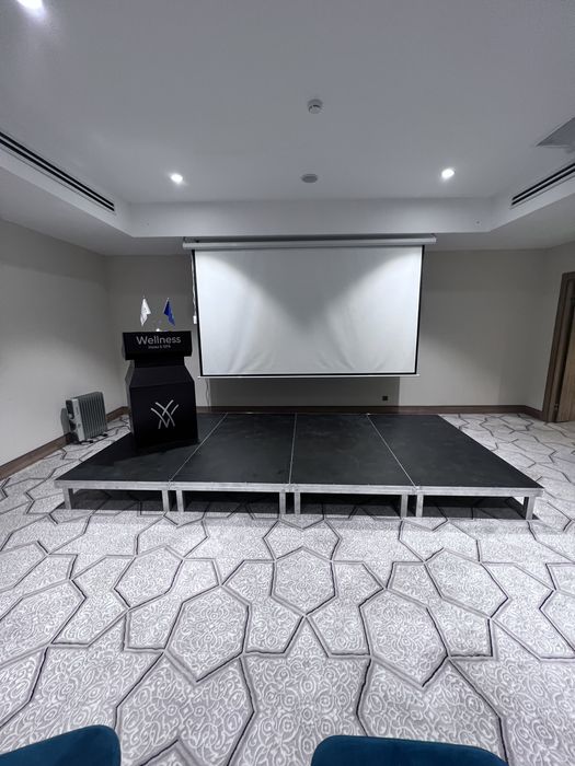 Arenda podium, ekran, svetotexnika