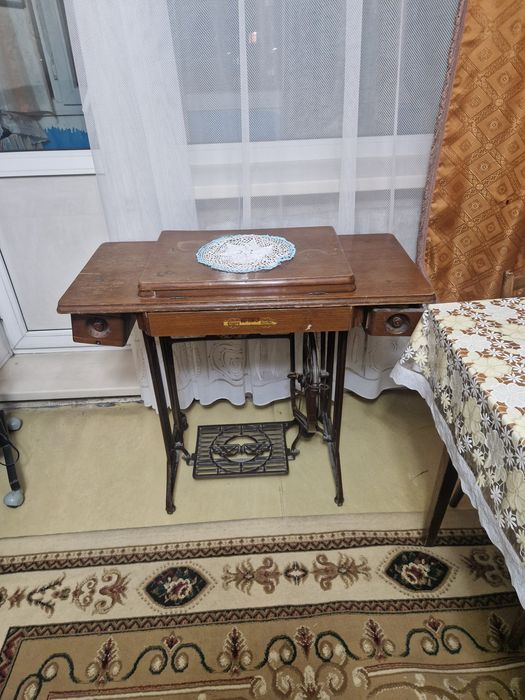 Продам швейную машину