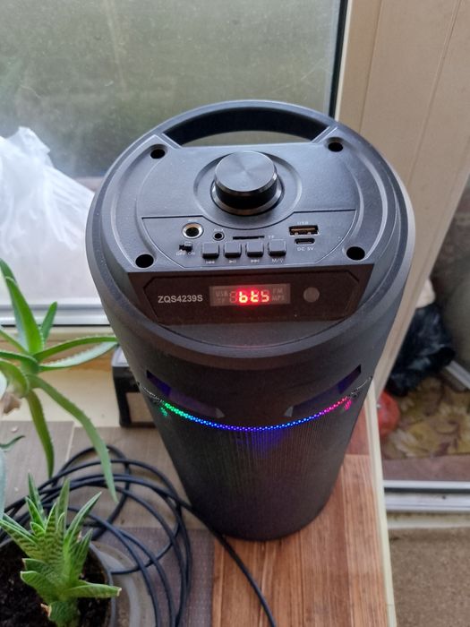 Продам блютуз колонку