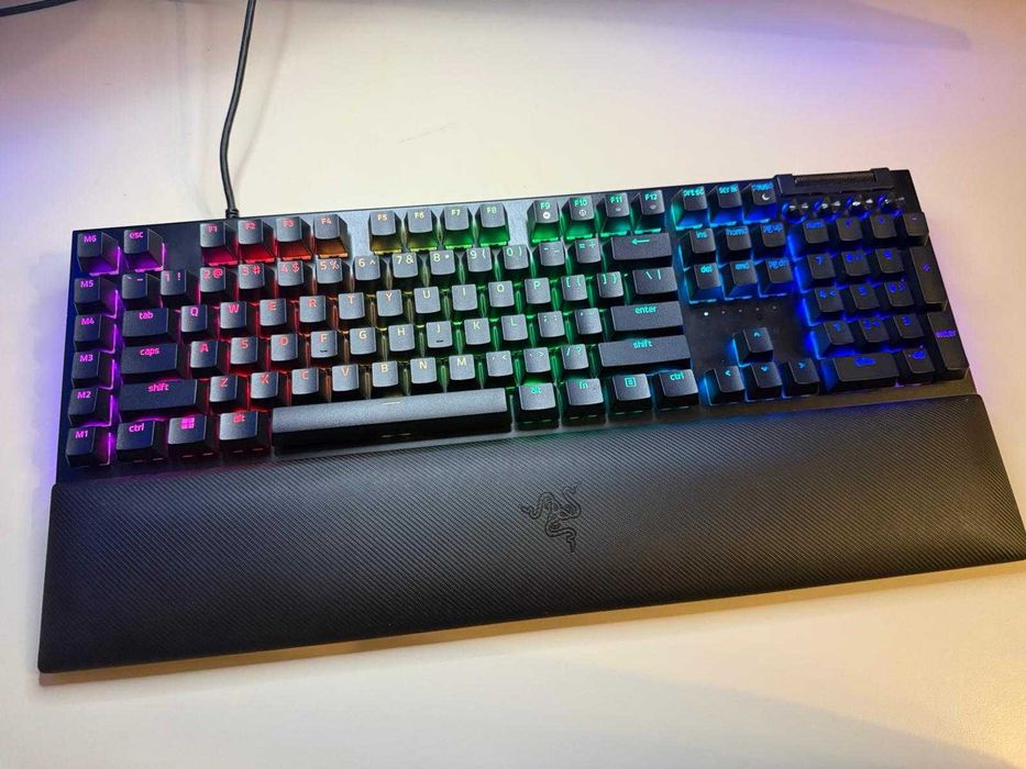 BlackWidow V4 (Green Switch)