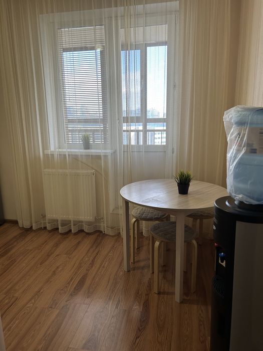 Посуточно, левый берег, Хан шатыр, медцентры