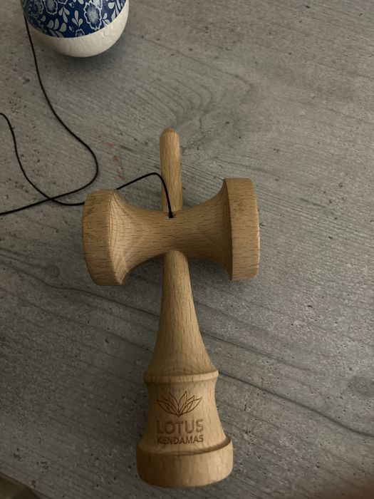 Kendama lotus bloom blue