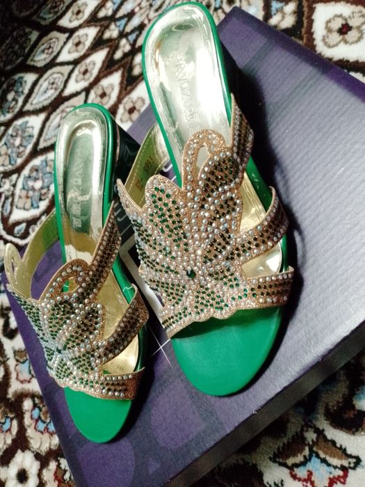 Женские тапочки 2 хил