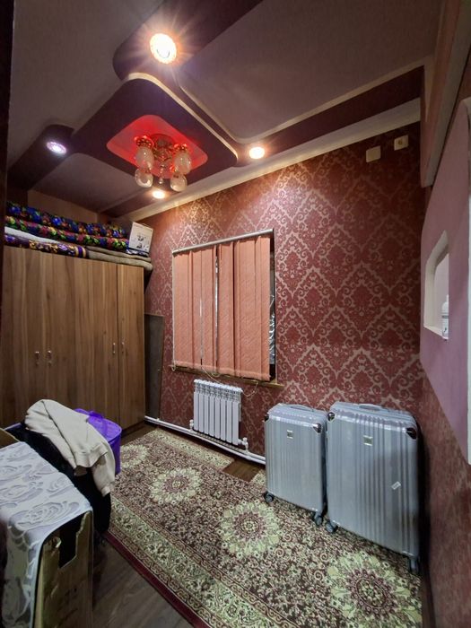 4- мавзе  2- каватда  1 хона  2 хона килинган уй сотилади.