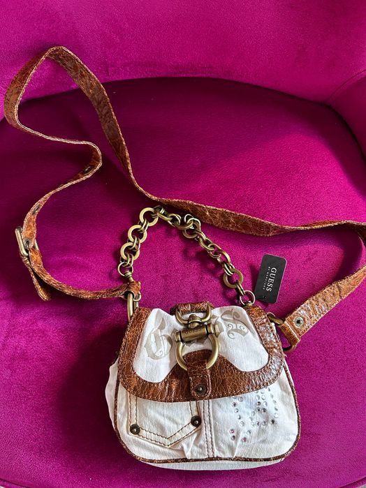 Geanta poseta GUESS BY MARCIANO blugi alb cu imitatie piele maro