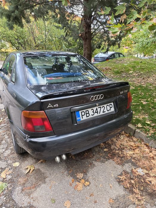 Продавам Audi A4