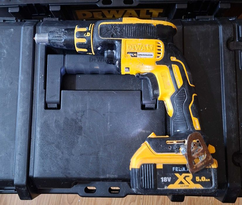 DeWALT DCF620 винтоверт