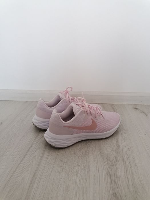 Маратонки Nike Revolution 6 NN