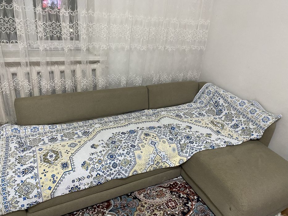 Диван угловой.