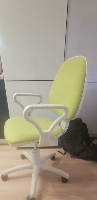 Офис стол Smart White с подлакътници