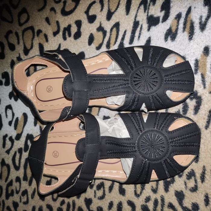 Сандали номер 38 Ко