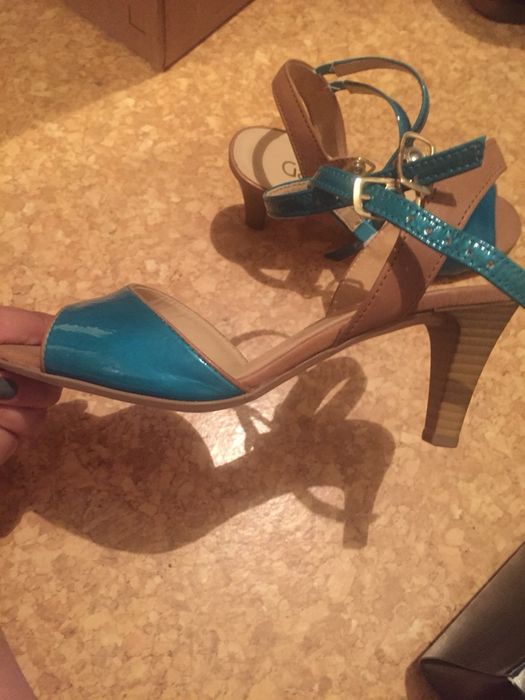 Продам новые босоножки Gabor