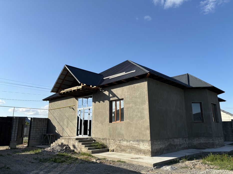 Жер үй сатылады.