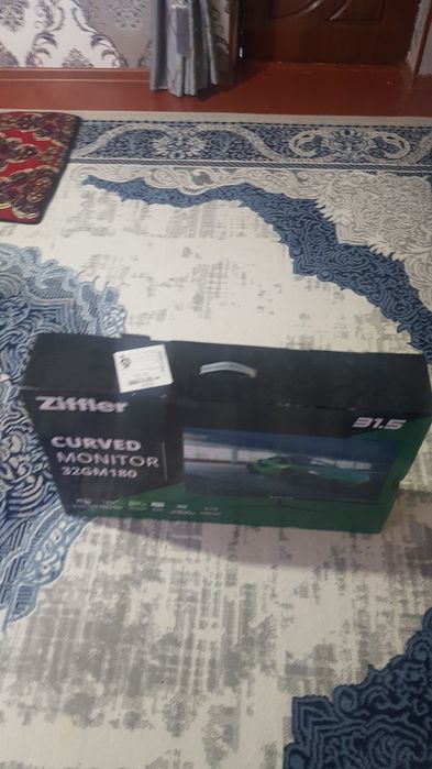 monitori kompyuter Zifler