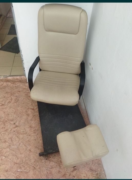 Продам педикюрное кресло в хорошем состоянии